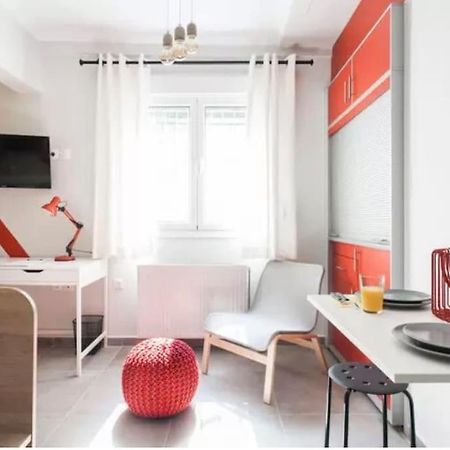 Colorful Apartment In Атина Екстериор снимка