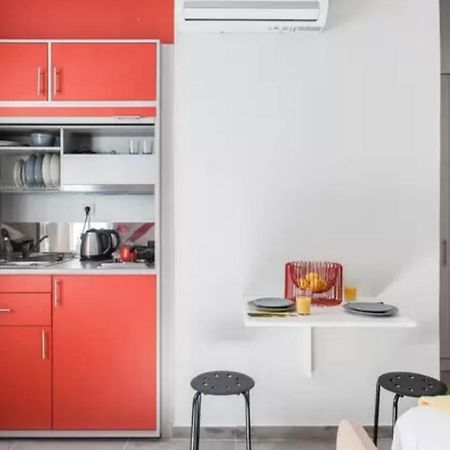 Colorful Apartment In Атина Екстериор снимка