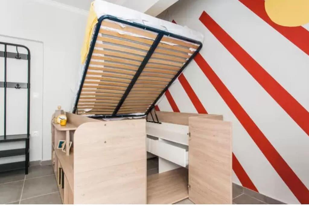 Colorful Apartment In Атина Екстериор снимка